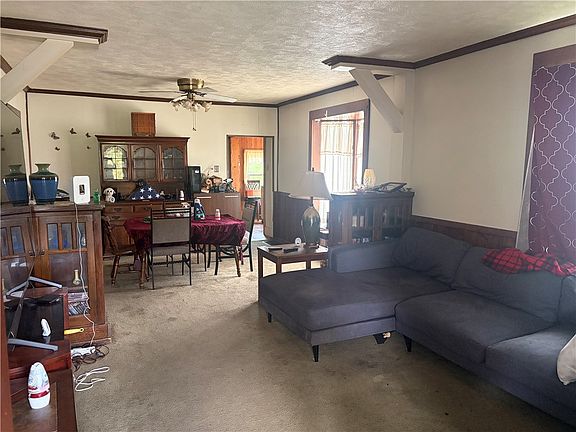5th image of 202 Broadway St