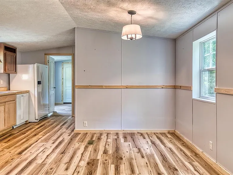 71 Baldwin Cir — Photo 4
