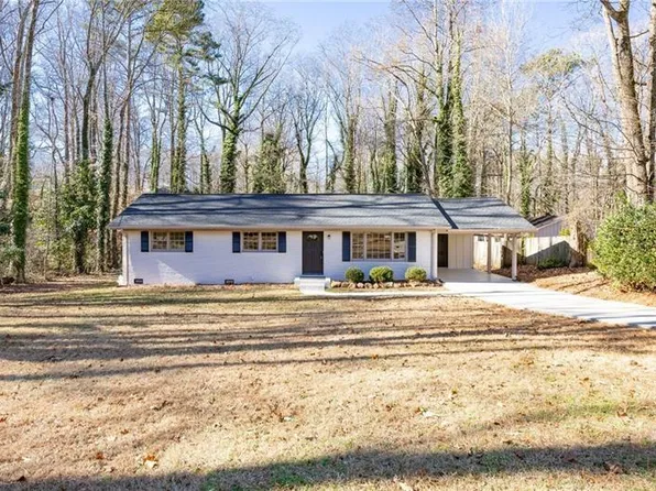 5689 Woodland Dr, Acworth, GA 30102