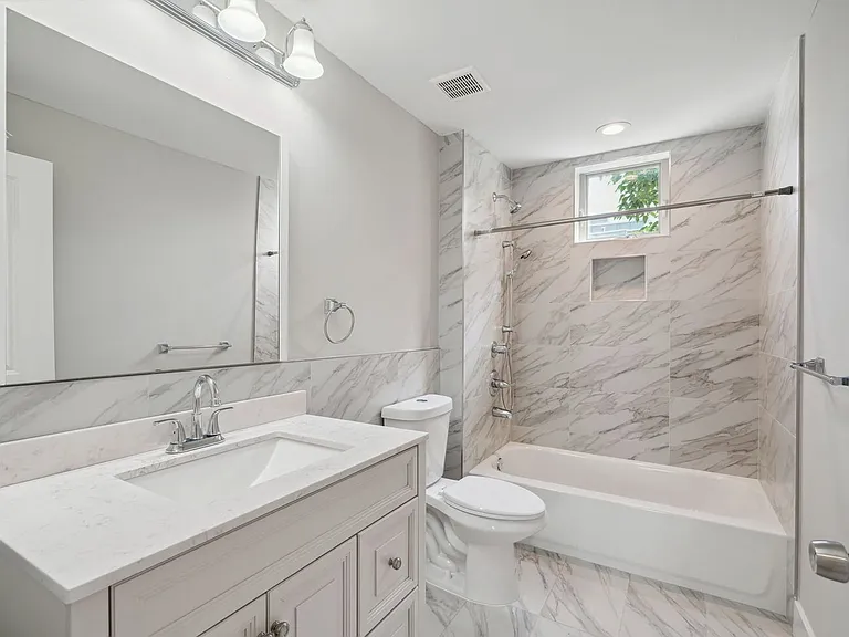 2612 Annin St #3 — Photo 9