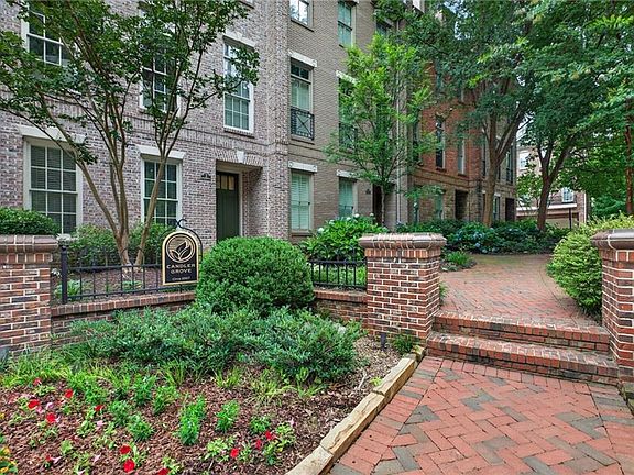 3rd image of 3 Candler Grove Ct