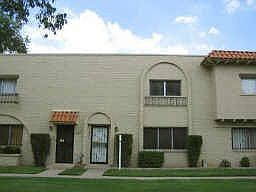 5th image of 2966 E Clarendon Ave