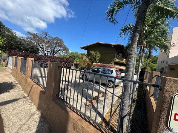 94-335 Pupuole St, Waipahu, HI 96797