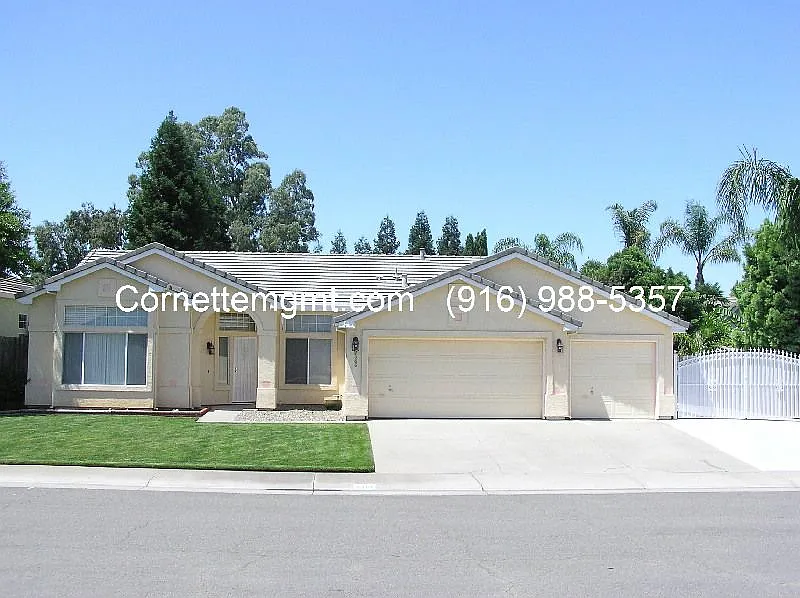 9366 Langdon Ct photo 1