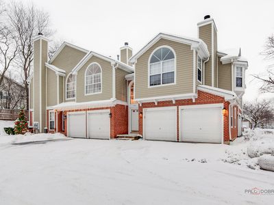 686 Grosse Pointe Cir, Vernon Hills, IL, 60061