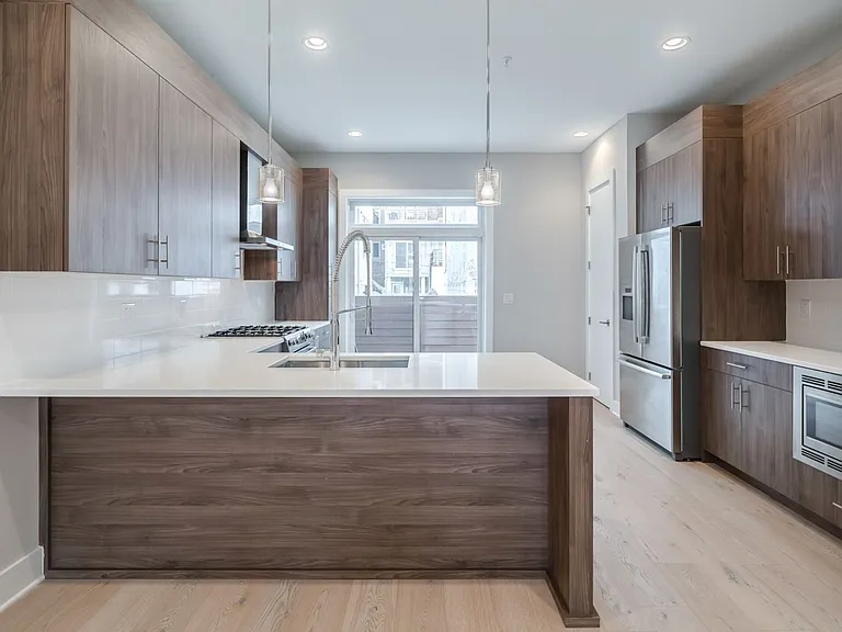 326 Fairmount Ave — Photo 4
