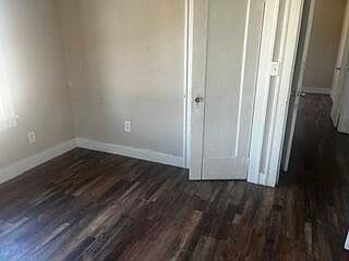4th image of 2001 27th St