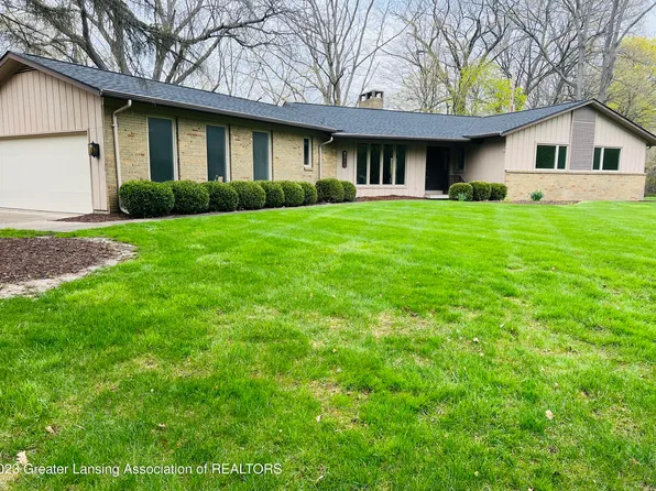 2142 Pawnee Cir, Okemos, MI 48864