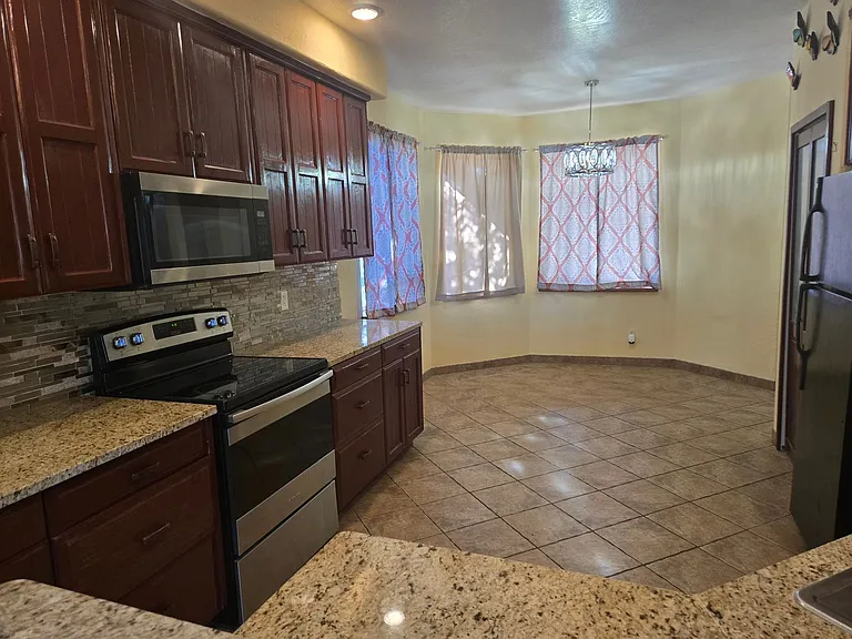 4784 Cottonwood Rd — Photo 3