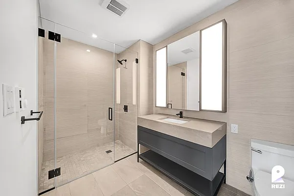 Rented by REZI | media 49