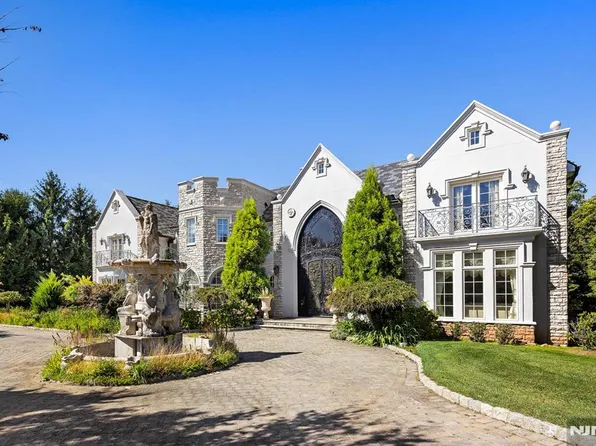 117 Truman Dr, Cresskill, NJ 07626