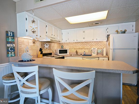 4th image of 13 E 69th St #107