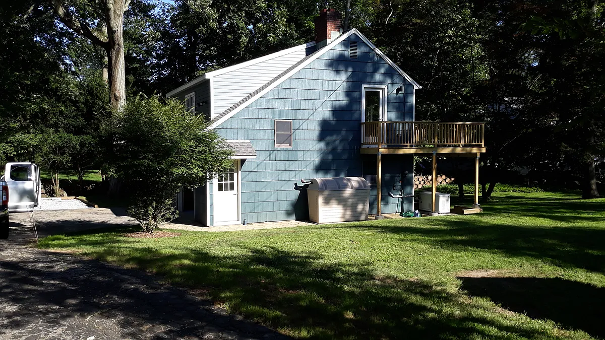 Building Photo - 159A Compo Rd S