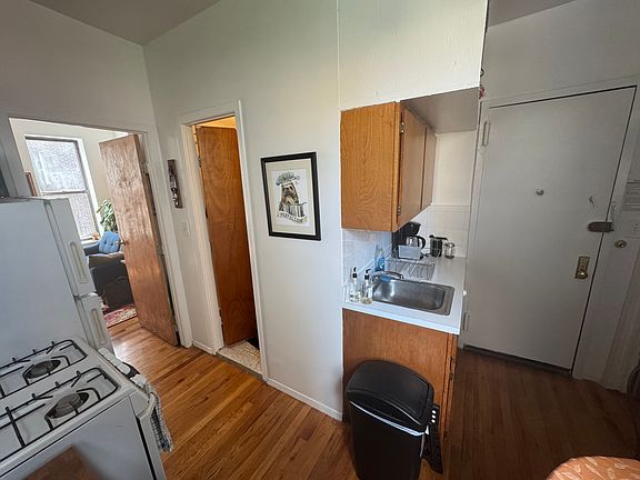 4th image of 426 E 73rd St #5RE