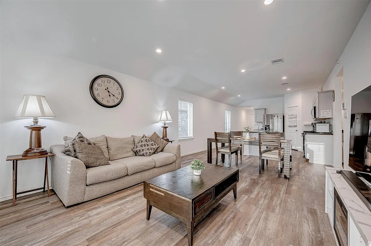Building Photo - 24307 Oriole Summit Dr