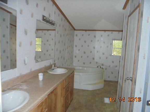 5th image of 430 Lake By Dr