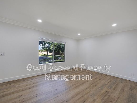 5th image of 1768 N Oak Knoll Dr APT D