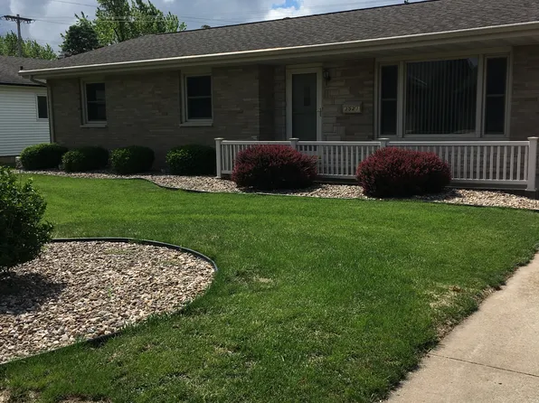 3521 Colonial Ct, Quincy, IL 62301