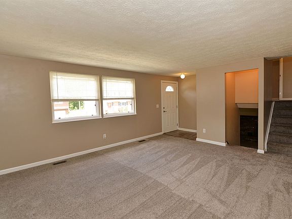 4th image of 6045 Belair Dr
