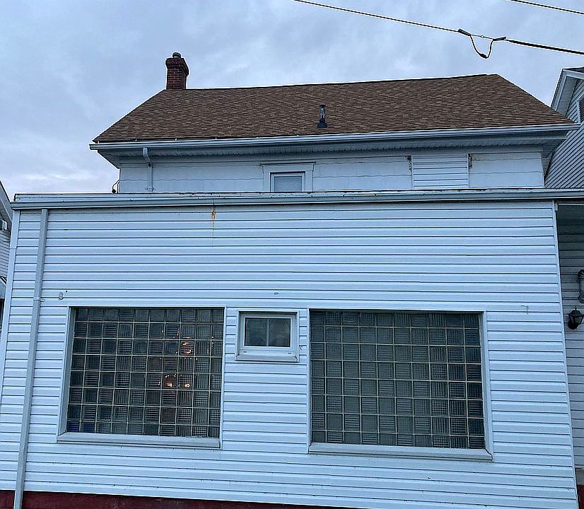 2nd image of 212 Bella St