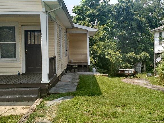 3rd image of 2331 Fairview Ave