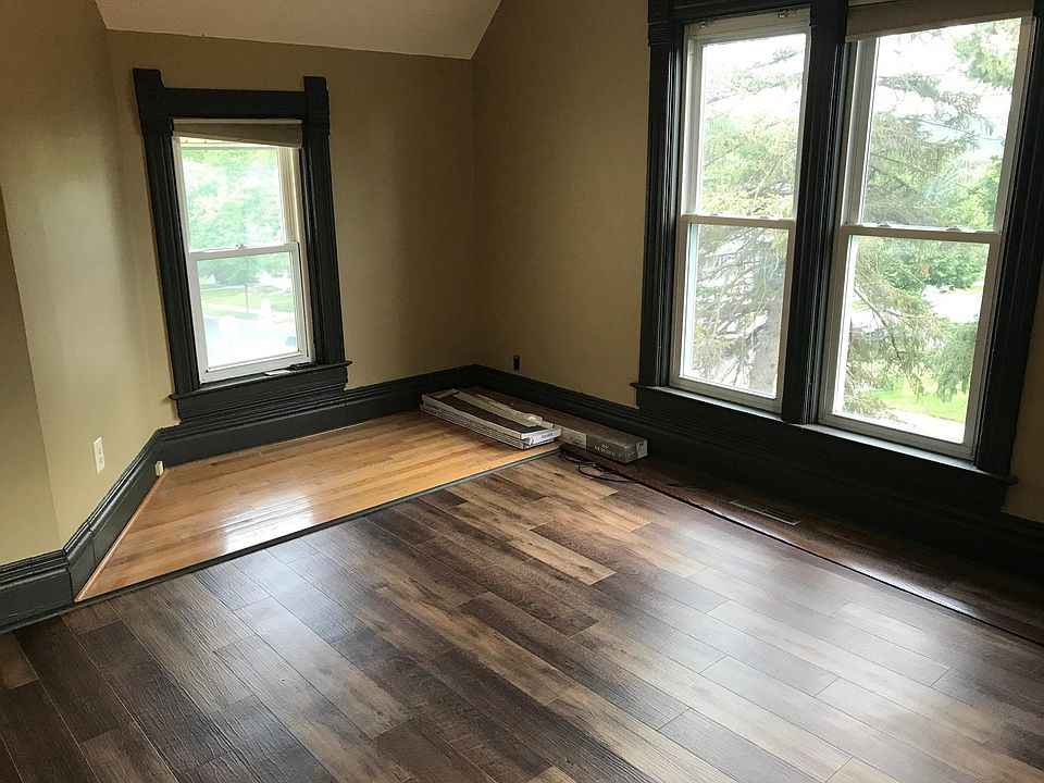 427 W Pleasant St #2, Mankato, MN 56001 | Zillow