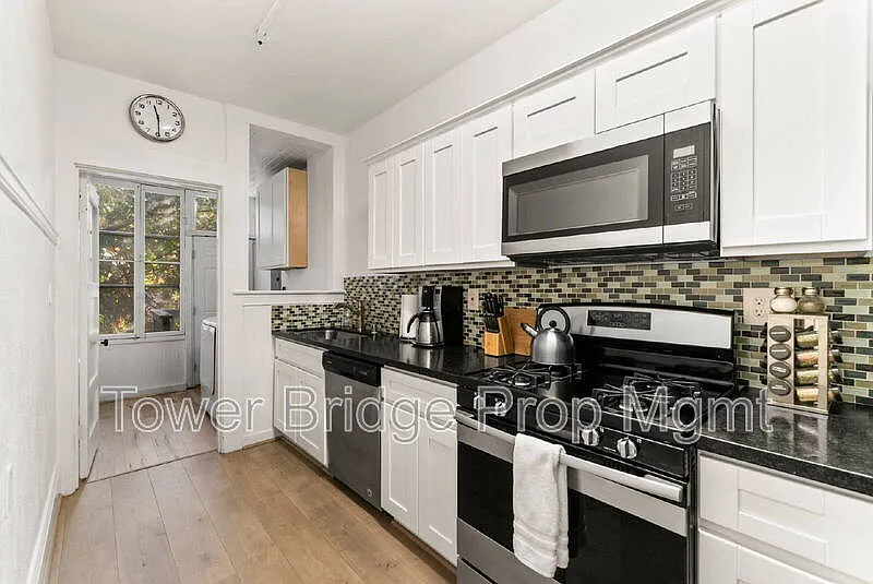2 bed, 1.0 bath, $2,050 — Photo 3