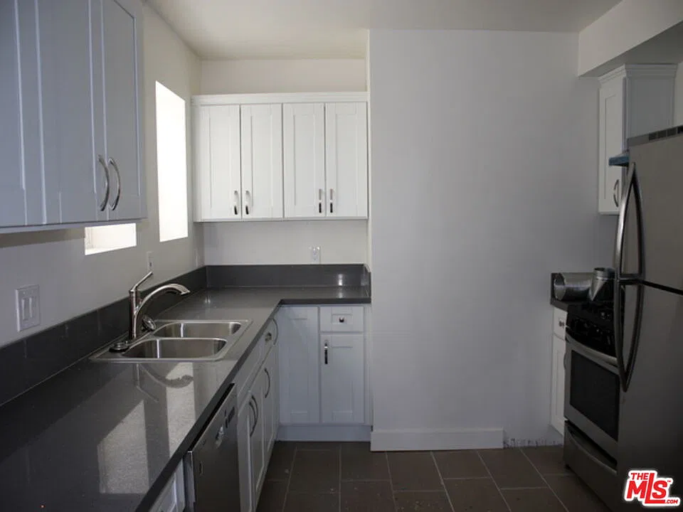 2 bed, 1.0 bath, 1100 sqft, $2,700 — Photo 4