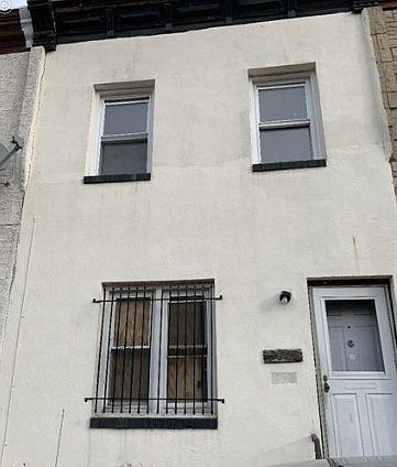 1st image of 3047 N Carlisle St