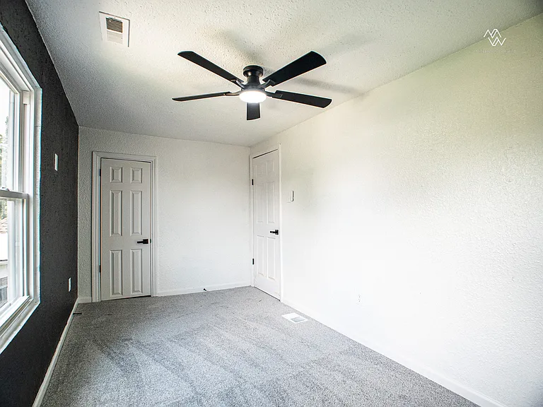 454 Bellaire Ave — Photo 15