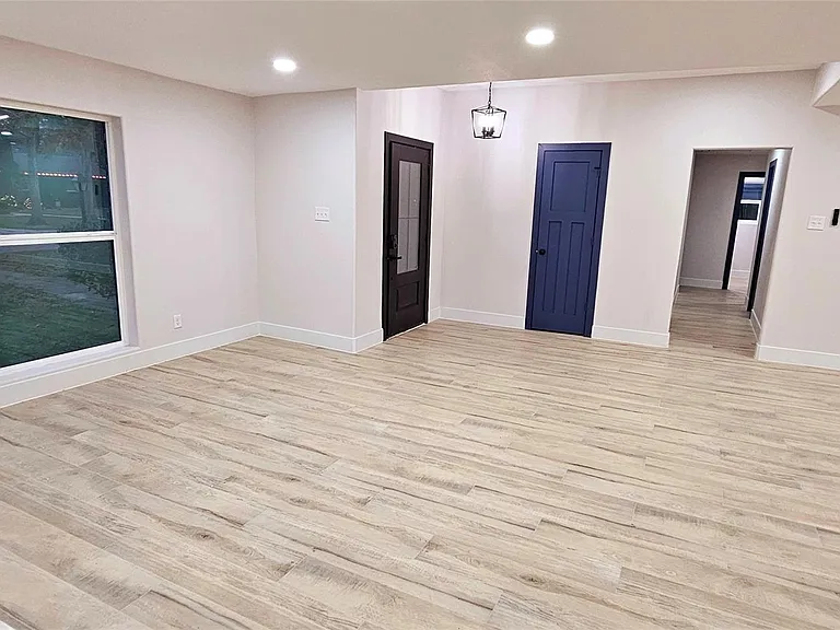 18630 Prince William Ln — Photo 12