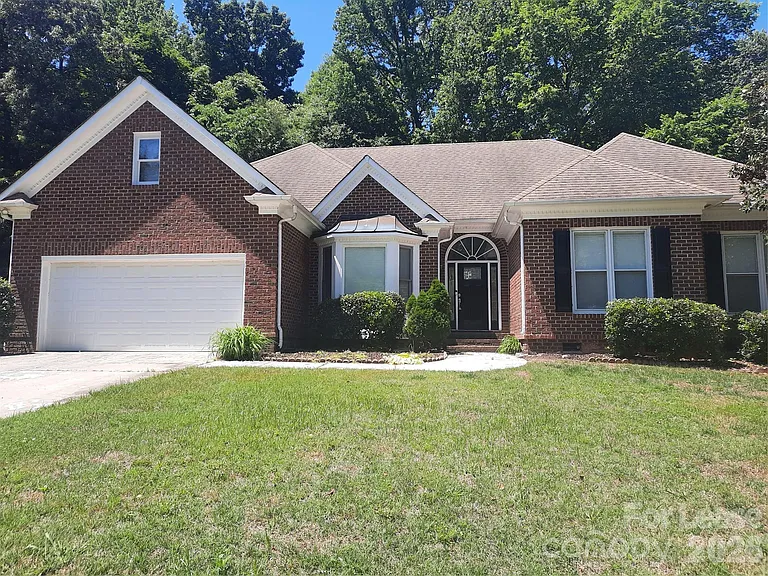 3108 Castlemaine Dr — Photo 1