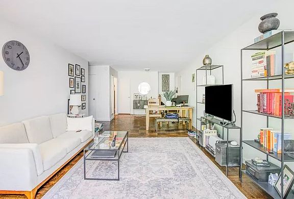 5th image of 511 E 80th St APT 8D