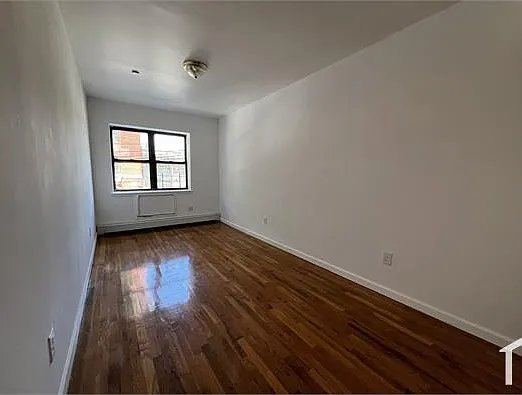 3 bed, 1000 sqft, $3,400 — Photo 4