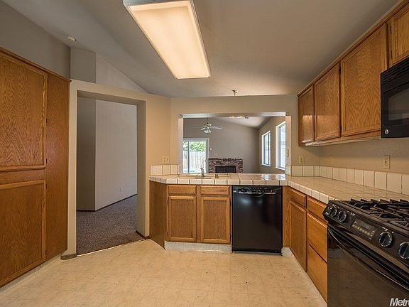 2nd image of 4813 Devereaux Way