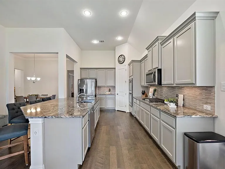 8915 Leaning Hollow Ln #8915 — Photo 9