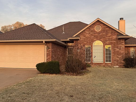 3rd image of 417 Oakdale Dr