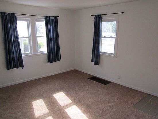 2nd image of 1219 W Jefferson St
