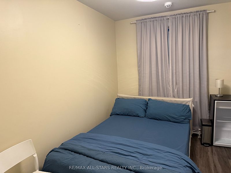 Toronto House for rent - 4 Bedrooms — photo 4