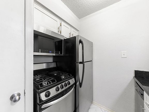 2nd image of 2401 Manor Rd APT 123
