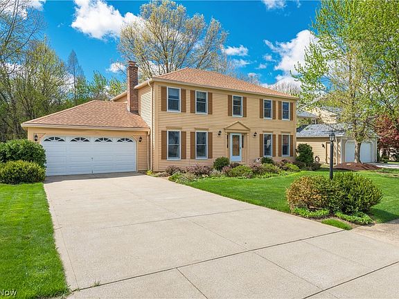3rd image of 16225 Lake Forest Dr