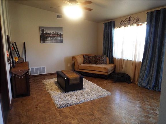 3rd image of 3613 Vickie Dr