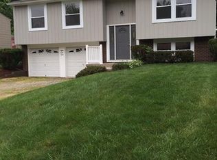 843 Key West Dr, Pittsburgh, PA 15239