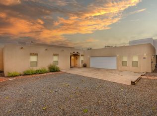 205 Grace Ln, Corrales, NM 87048