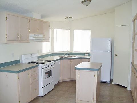 2nd image of 6130 Camino Real Space 11