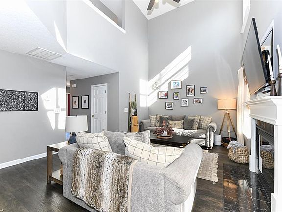5th image of 4432 River Forest Ln