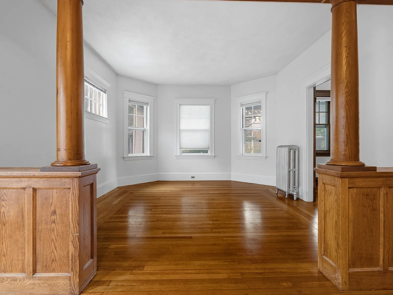 3 bed, 1.0 bath, 1227 sqft, $3,150 — Photo 4