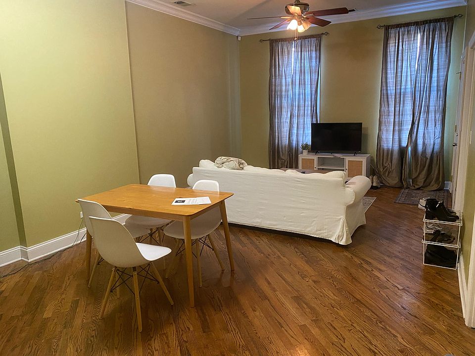 1st image of 1615 N Wood St #1