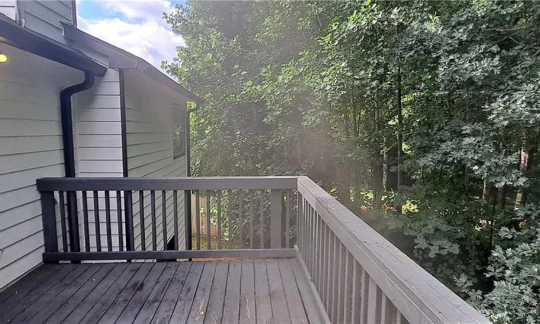 1050 Hillary Ln — Photo 25