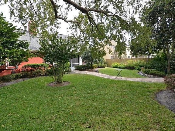 2nd image of 850 Lake Como Dr